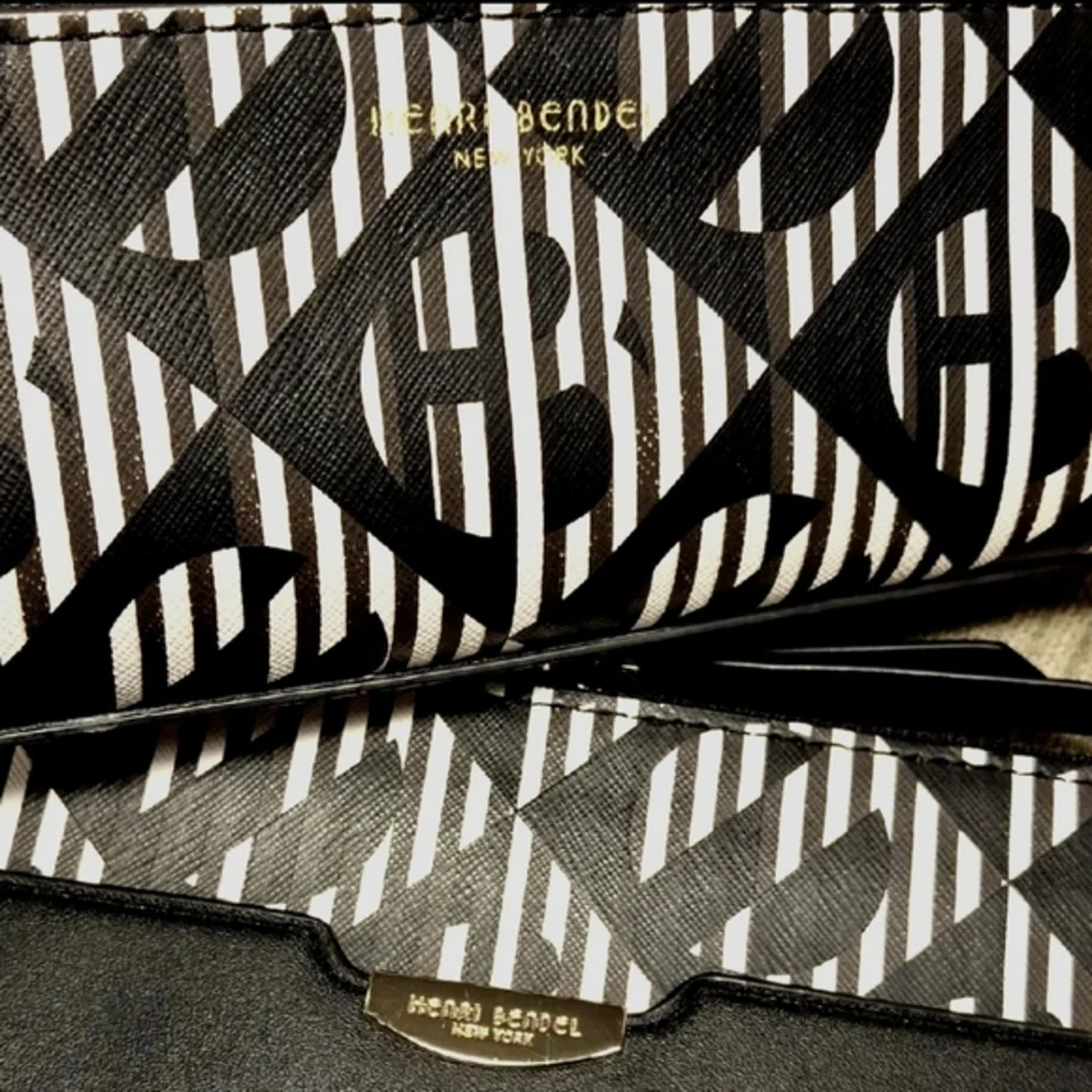 Bundle Henri Bendel West 57th Modern Monogram 13